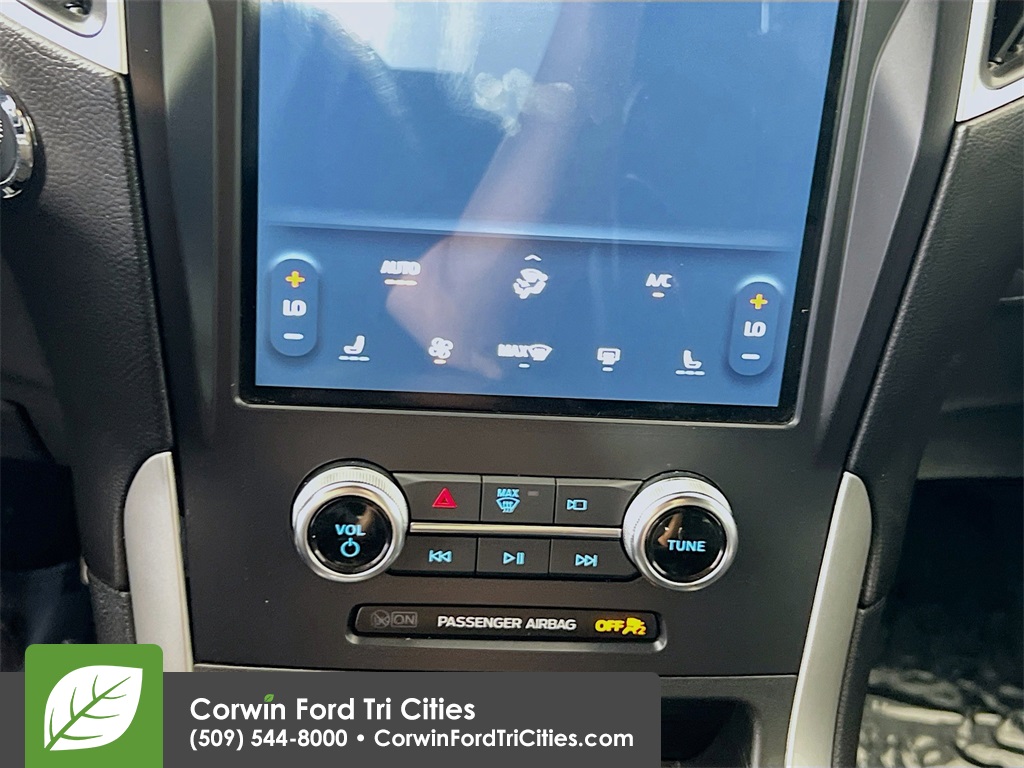 used 2024 Ford Edge car, priced at $30,691