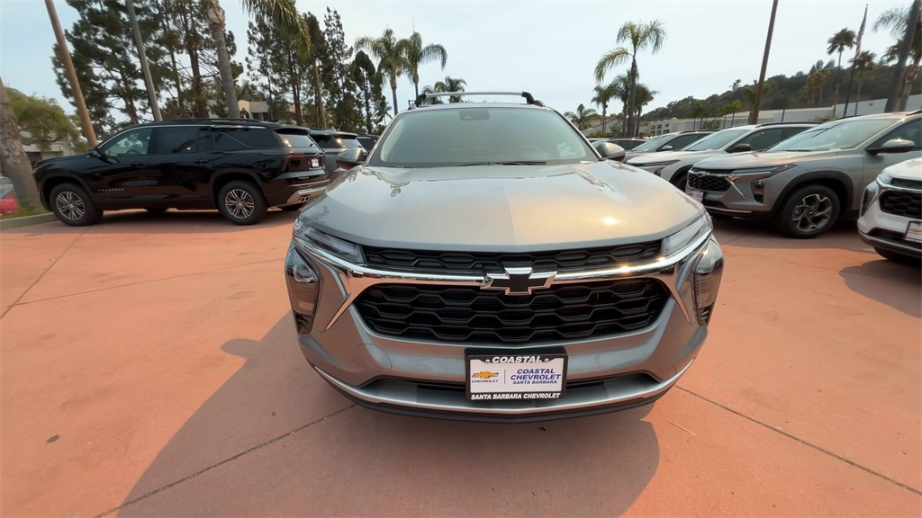 new 2025 Chevrolet Trax car, priced at $23,567