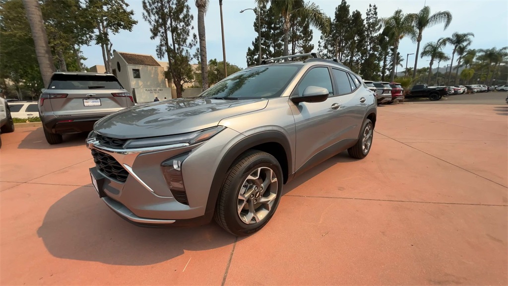 new 2025 Chevrolet Trax car, priced at $23,567
