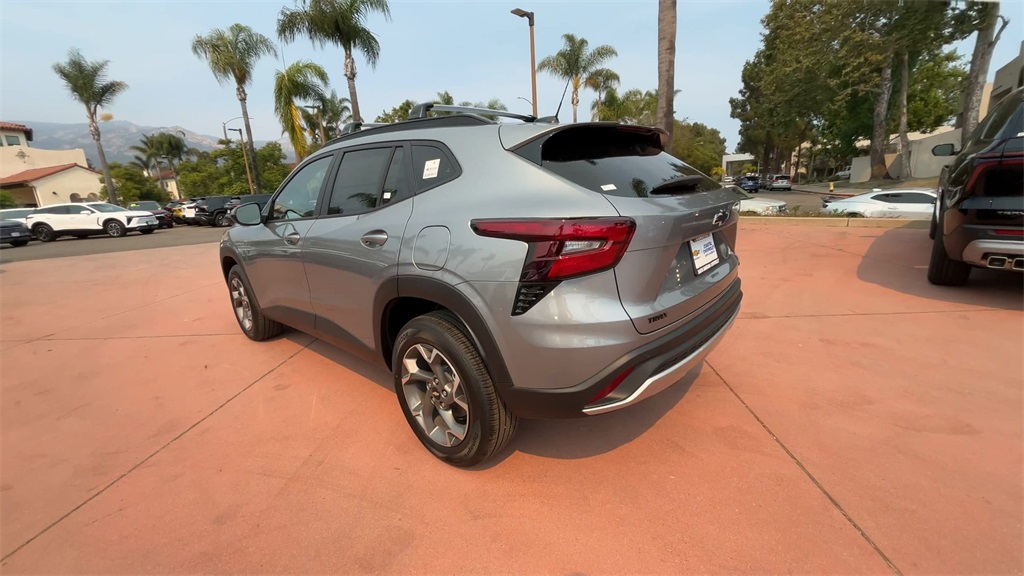 new 2025 Chevrolet Trax car, priced at $23,567