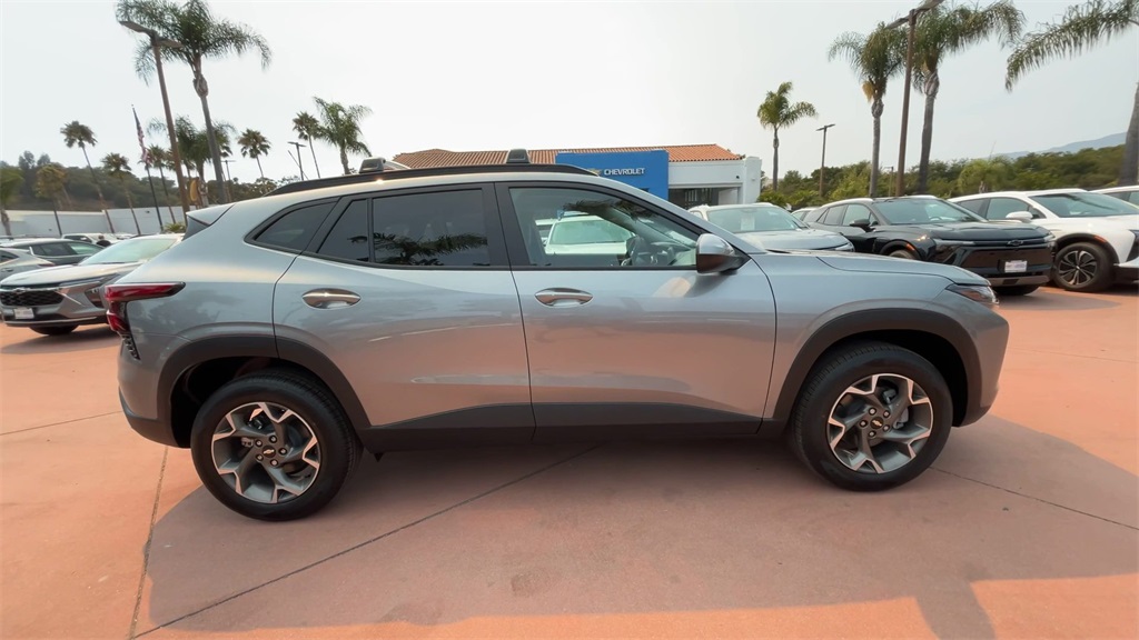 new 2025 Chevrolet Trax car, priced at $23,567