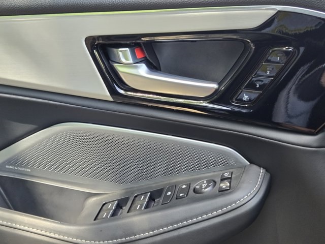 used 2025 Acura MDX car, priced at $50,200