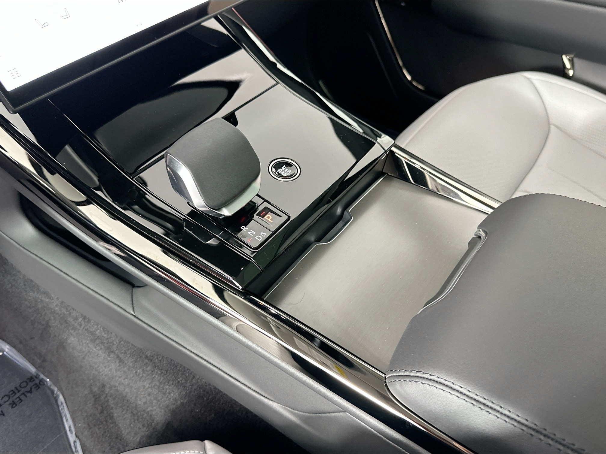 new 2025 Land Rover Range Rover Sport car, priced at $96,935