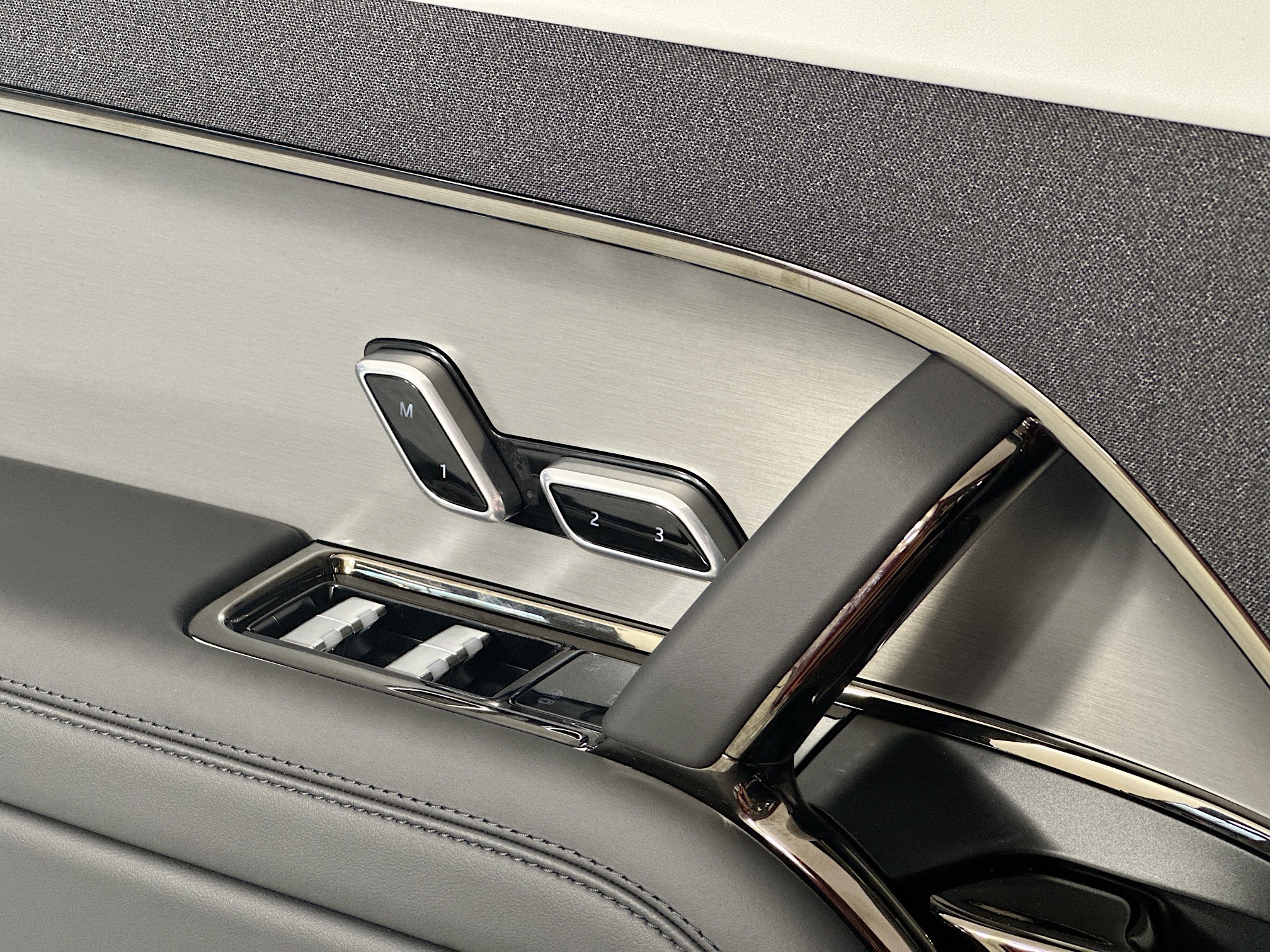 new 2025 Land Rover Range Rover Sport car, priced at $96,935