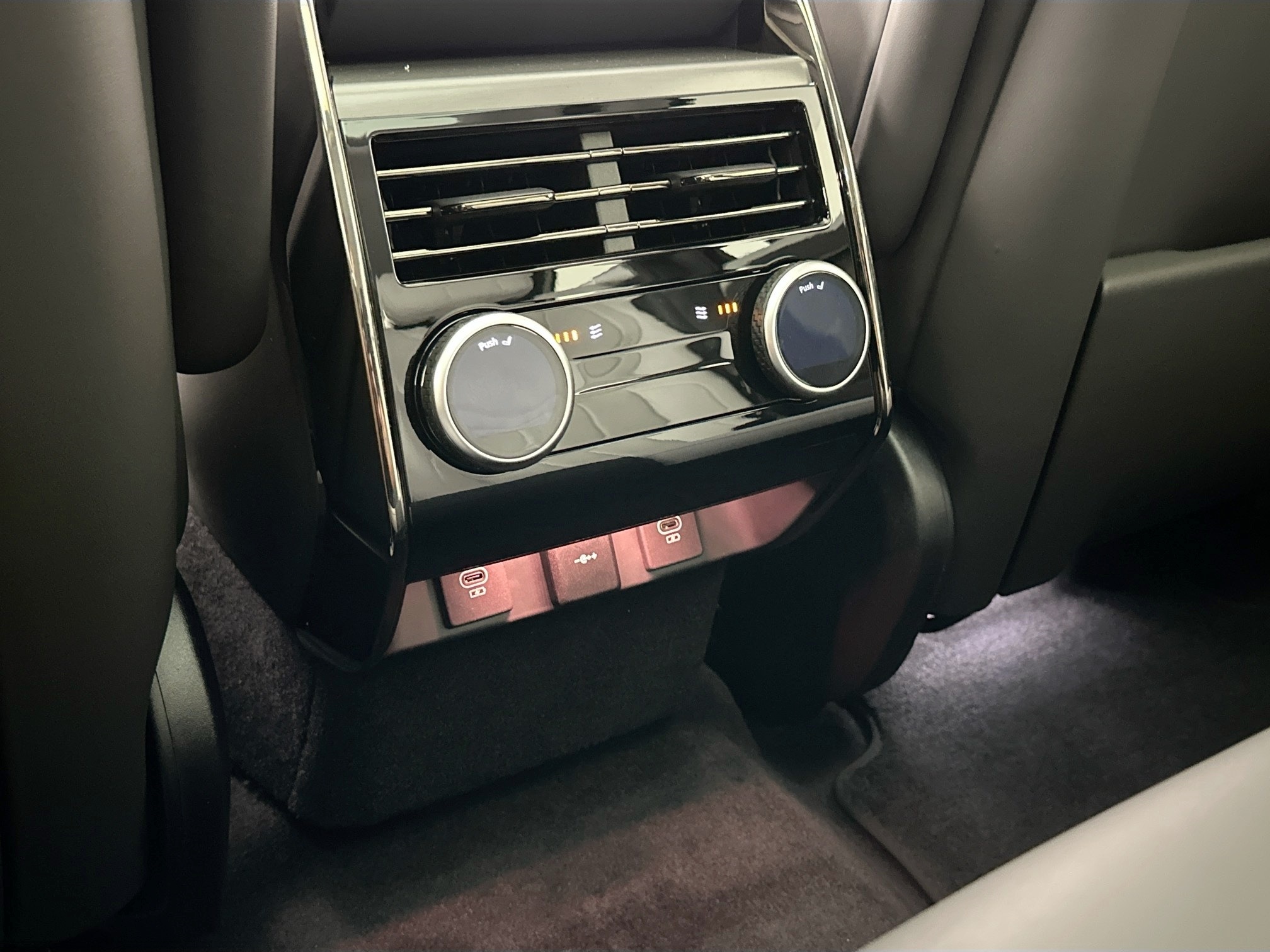 new 2025 Land Rover Range Rover Sport car, priced at $96,935