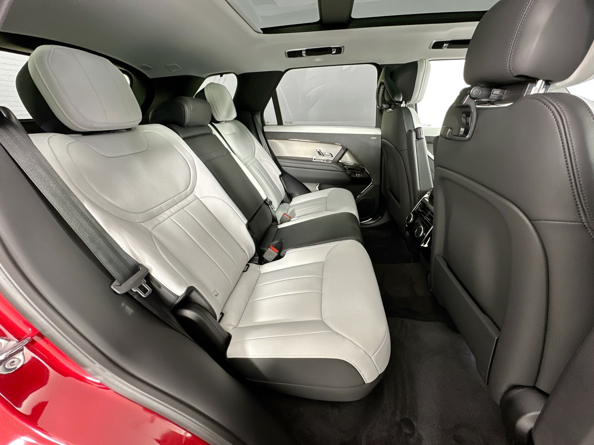 new 2025 Land Rover Range Rover Sport car, priced at $96,935