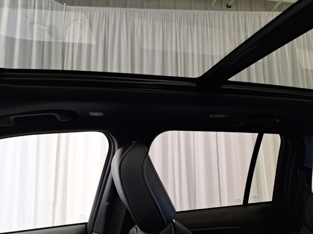 new 2025 Jeep Grand Cherokee car, priced at $50,485