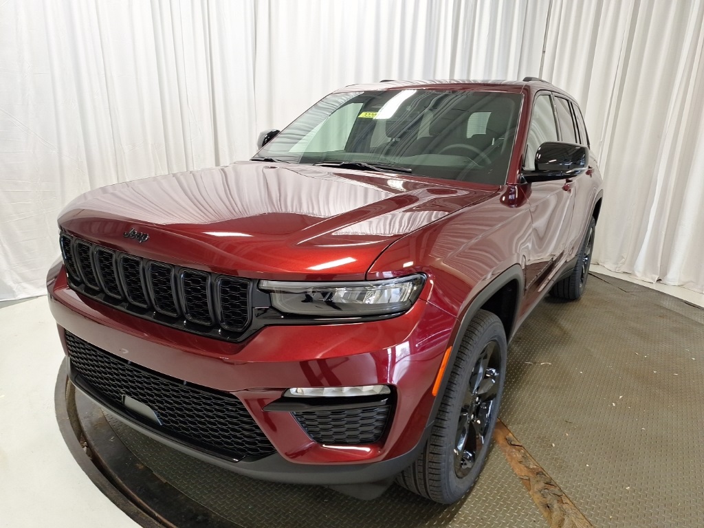new 2025 Jeep Grand Cherokee car, priced at $50,485