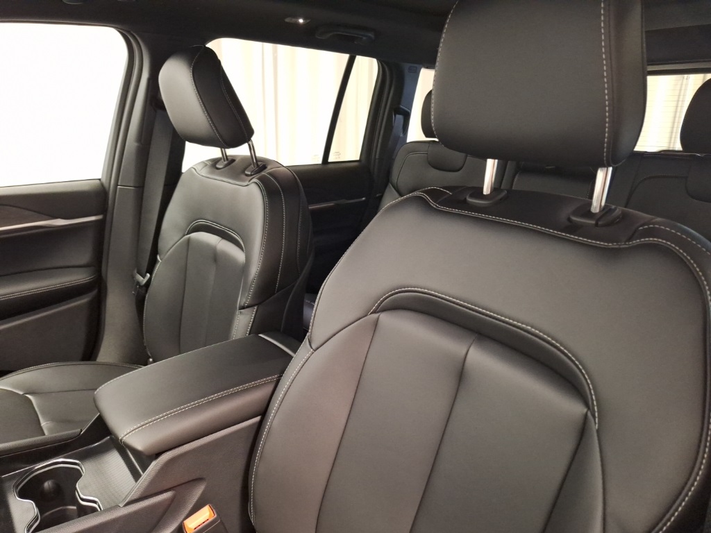 new 2025 Jeep Grand Cherokee car, priced at $50,485