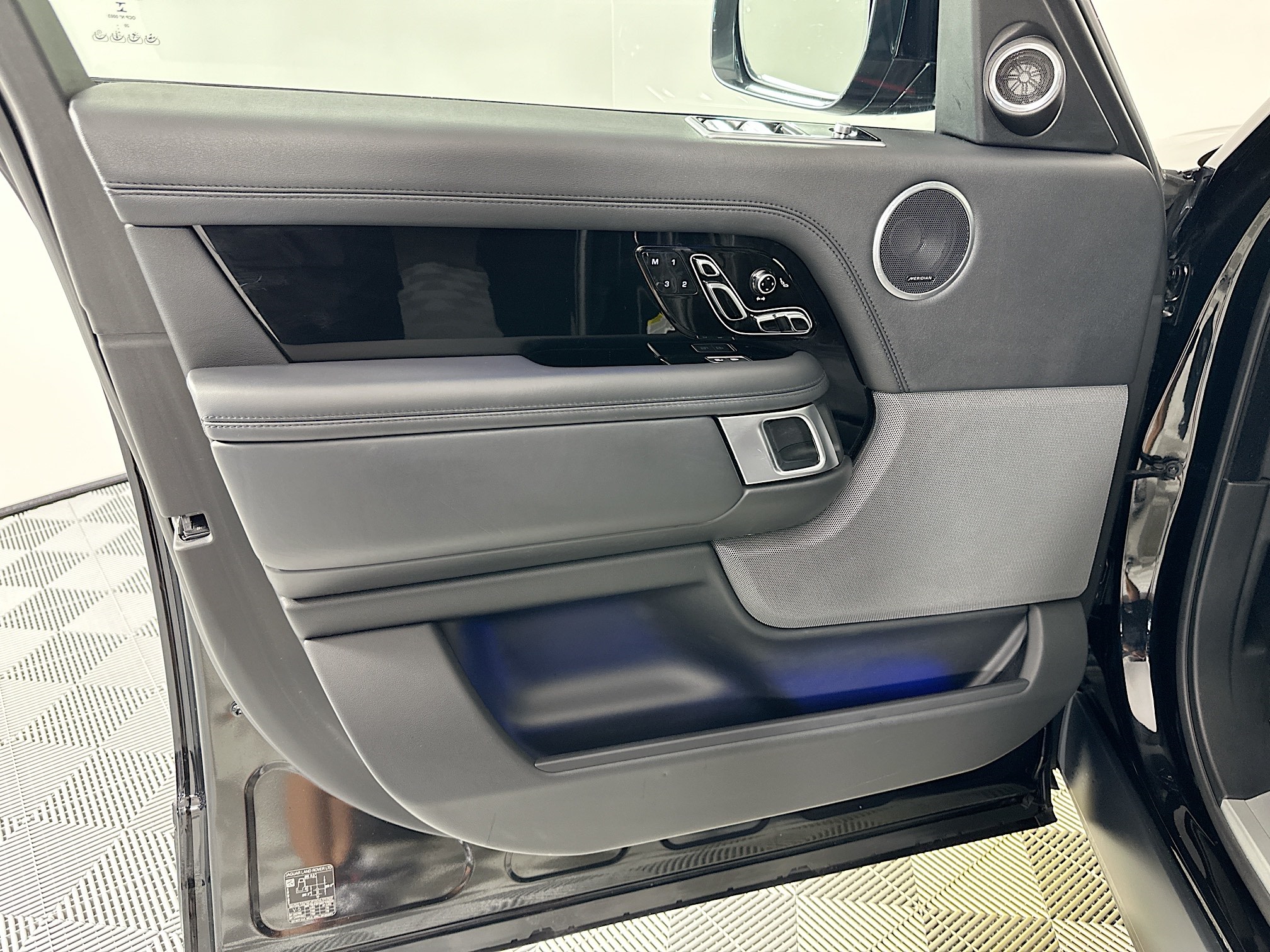 used 2021 Land Rover Range Rover car, priced at $58,998