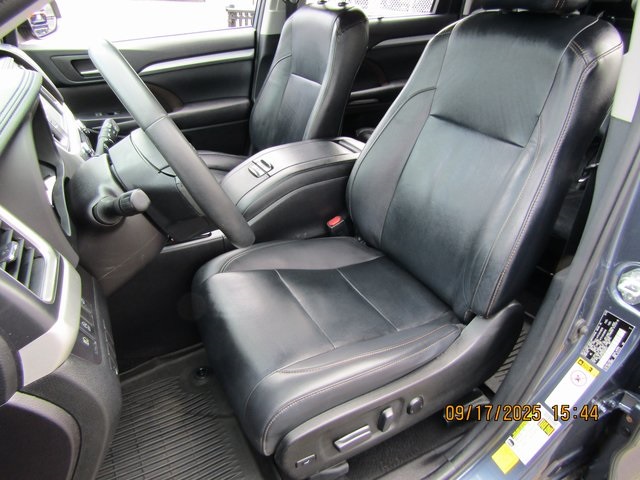 used 2019 Toyota Highlander car, priced at $22,999