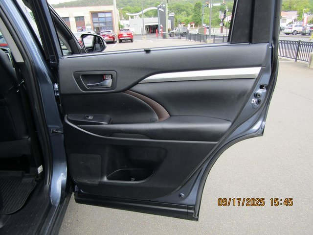 used 2019 Toyota Highlander car, priced at $22,999