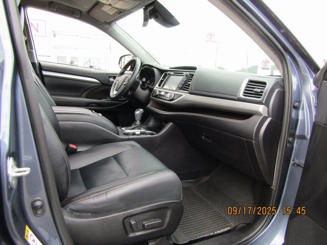 used 2019 Toyota Highlander car, priced at $22,999