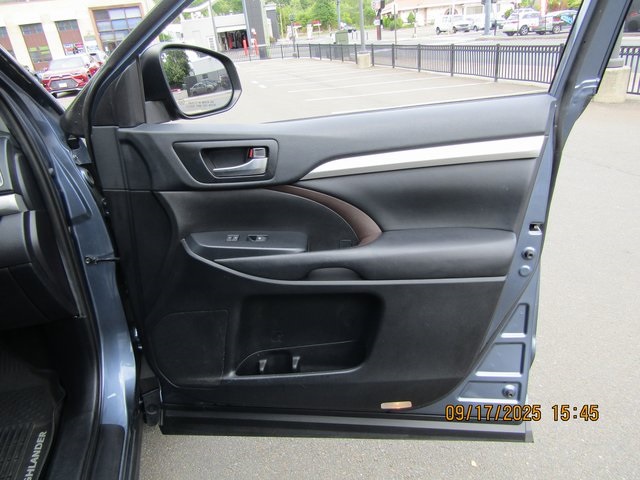 used 2019 Toyota Highlander car, priced at $22,999