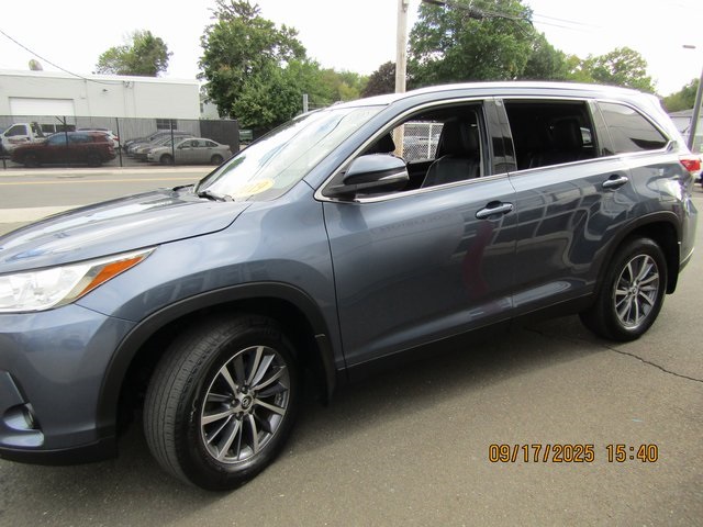 used 2019 Toyota Highlander car, priced at $22,999