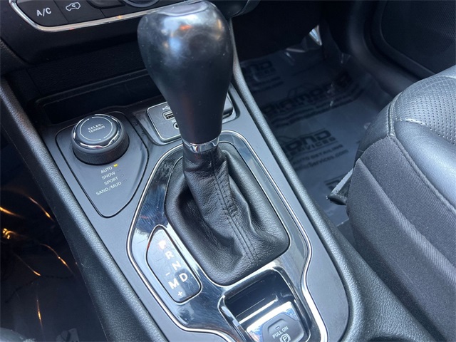 used 2023 Jeep Cherokee car, priced at $21,811