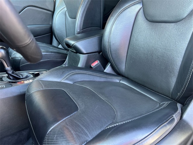 used 2023 Jeep Cherokee car, priced at $21,811
