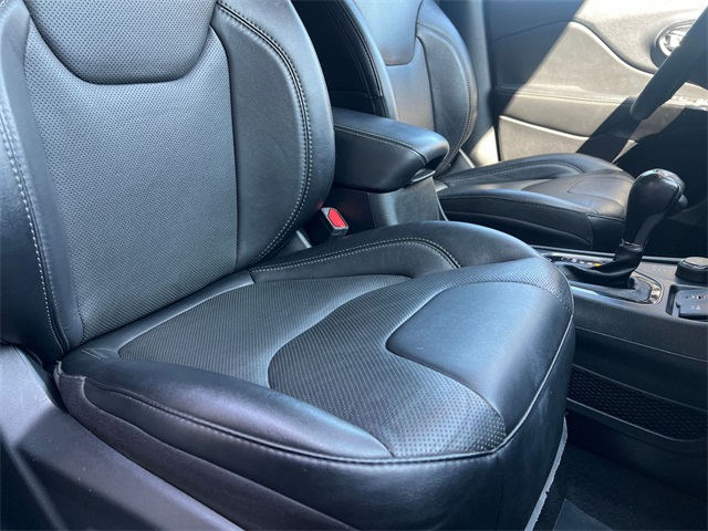 used 2023 Jeep Cherokee car, priced at $21,811