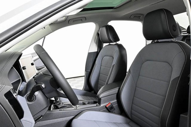 new 2025 Volkswagen Jetta car, priced at $27,654