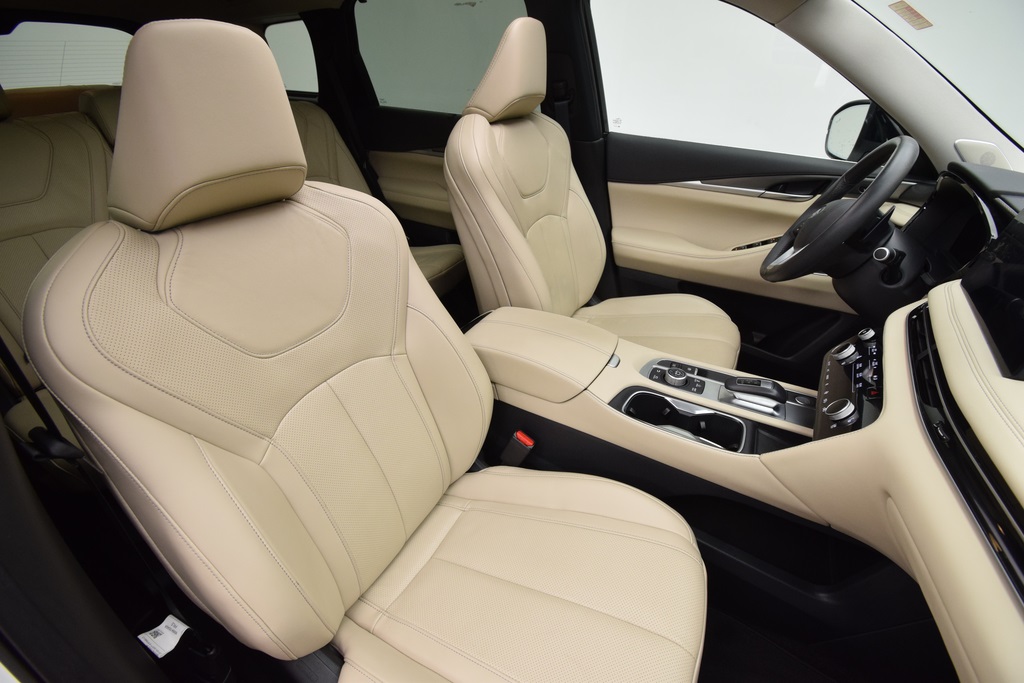 used 2025 INFINITI QX60 car, priced at $47,500