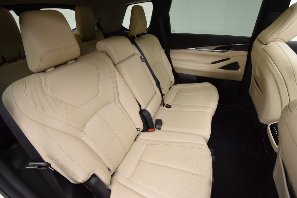 used 2025 INFINITI QX60 car, priced at $47,500