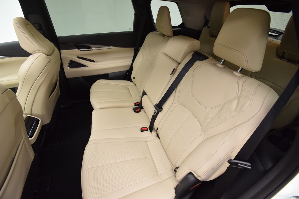 used 2025 INFINITI QX60 car, priced at $47,500