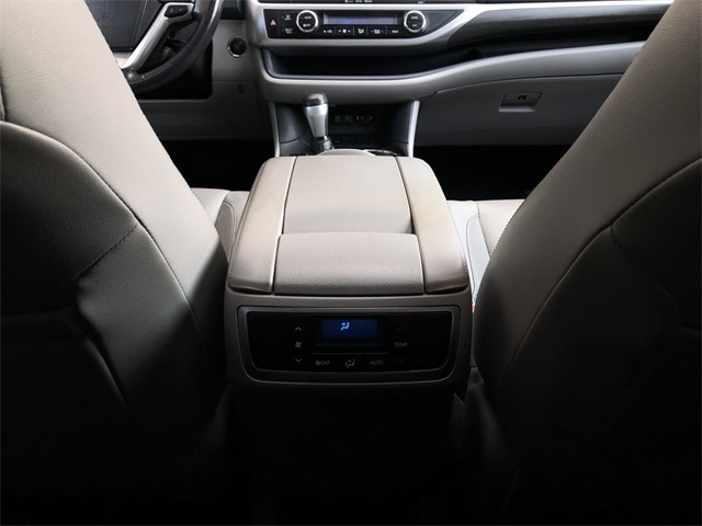 used 2018 Toyota Highlander car, priced at $24,987
