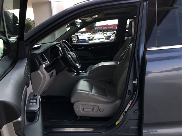 used 2018 Toyota Highlander car, priced at $24,987