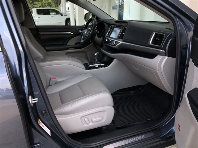 used 2018 Toyota Highlander car, priced at $24,987