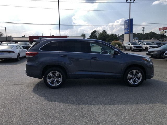 used 2018 Toyota Highlander car, priced at $24,987