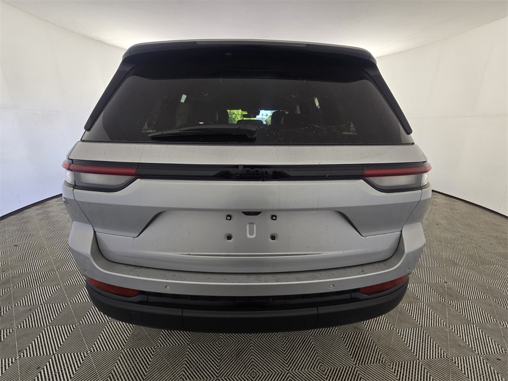 new 2025 Jeep Grand Cherokee car, priced at $36,980