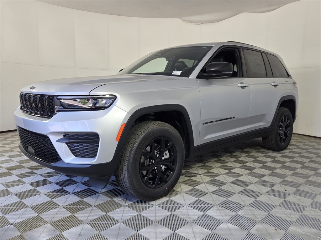 new 2025 Jeep Grand Cherokee car, priced at $36,980