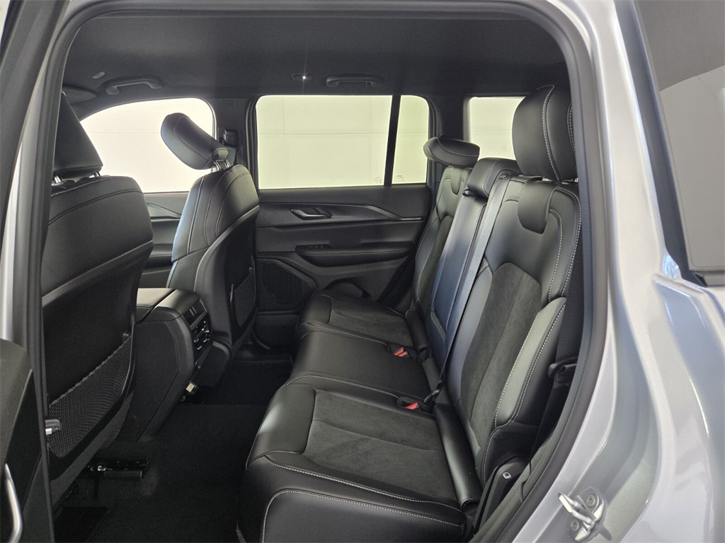 new 2025 Jeep Grand Cherokee car, priced at $36,980