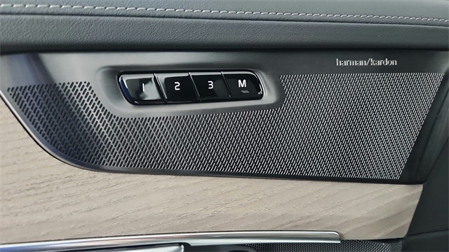 new 2026 Volvo XC90 Plug-In Hybrid car, priced at $81,875