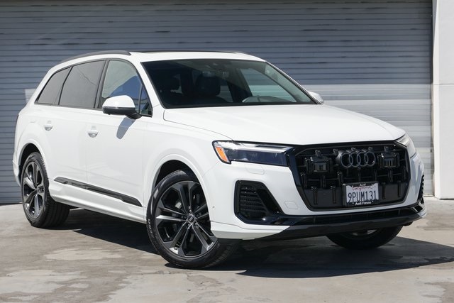 used 2025 Audi Q7 car, priced at $60,777
