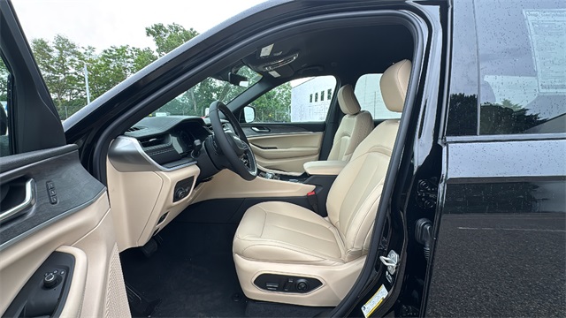 new 2025 Jeep Grand Cherokee L car, priced at $50,643