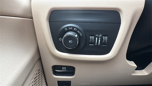 new 2025 Jeep Grand Cherokee L car, priced at $50,643