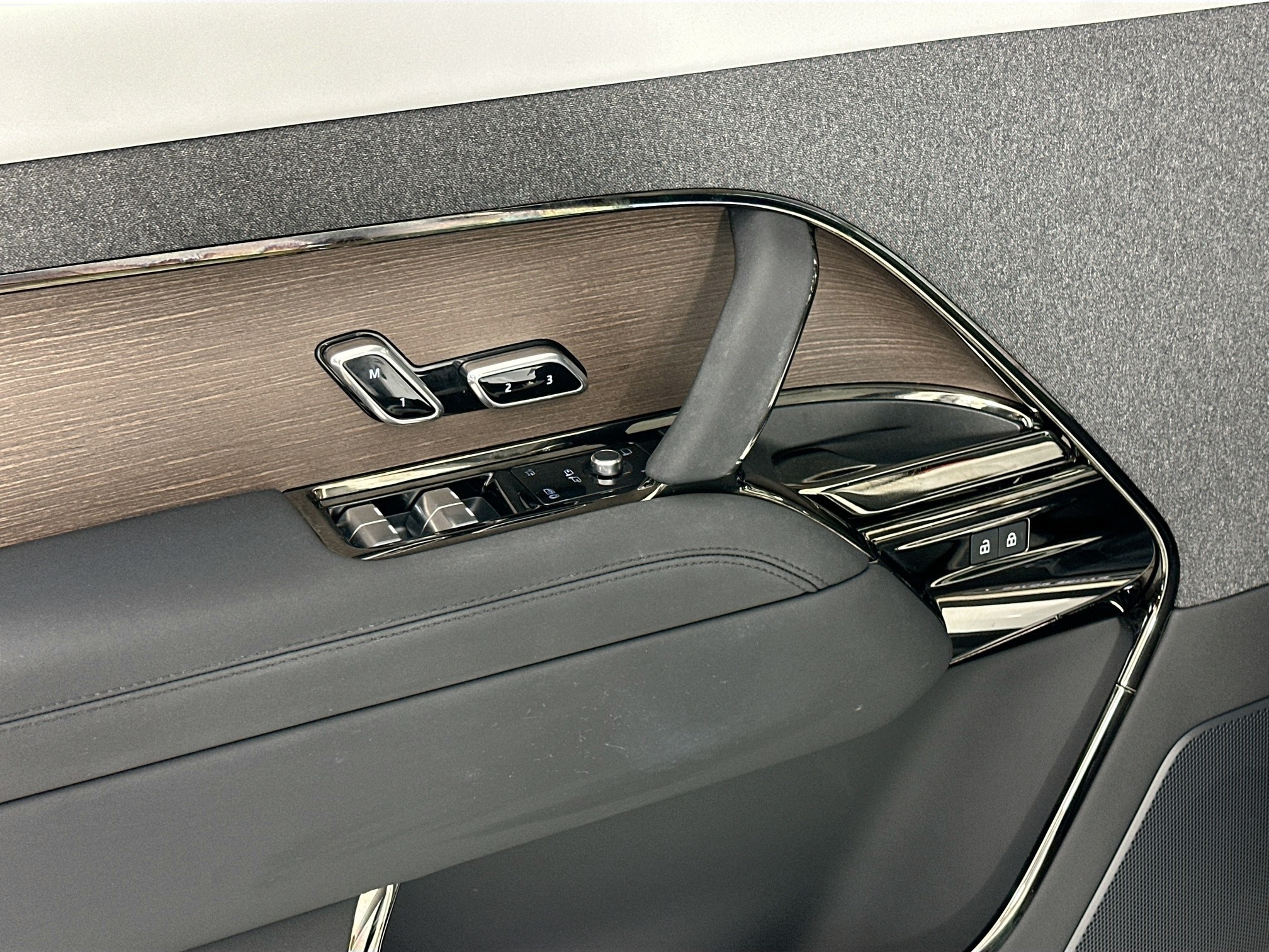 used 2024 Land Rover Range Rover Sport car, priced at $87,995