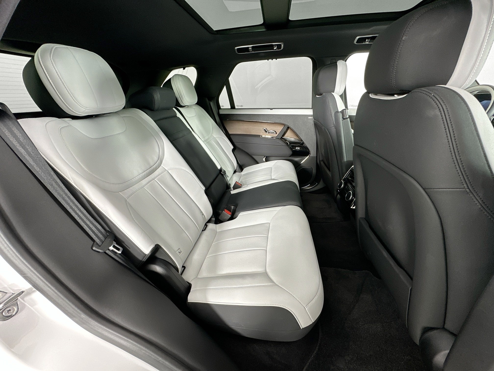 used 2024 Land Rover Range Rover Sport car, priced at $87,995