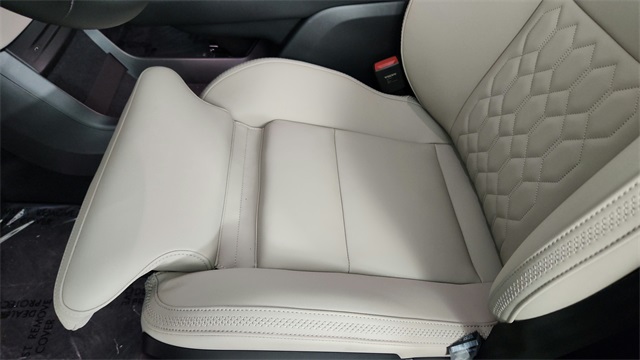 new 2025 Volvo EX90 car, priced at $89,340