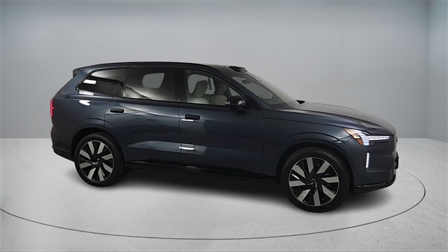 new 2025 Volvo EX90 car, priced at $89,340
