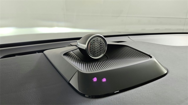 new 2025 Volvo EX90 car, priced at $89,340