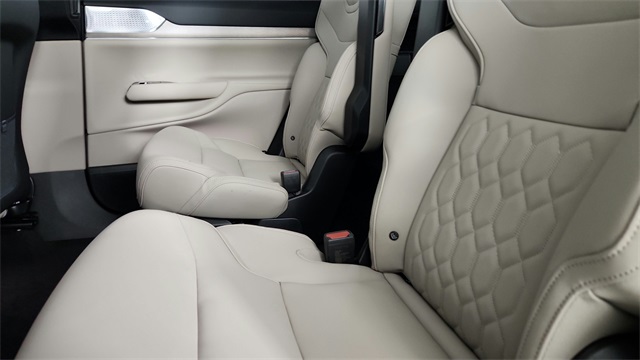 new 2025 Volvo EX90 car, priced at $89,340