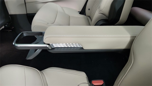 new 2025 Volvo EX90 car, priced at $89,340