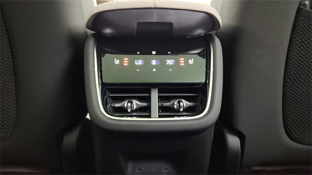 new 2025 Volvo EX90 car, priced at $89,340
