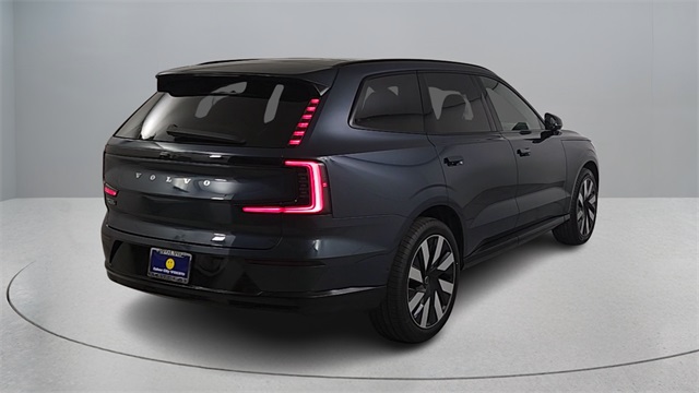 new 2025 Volvo EX90 car, priced at $89,340