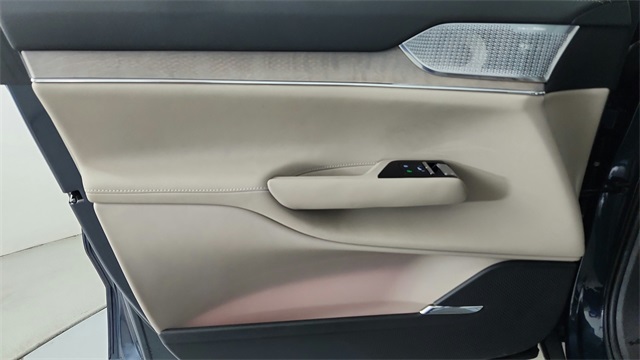 new 2025 Volvo EX90 car, priced at $89,340