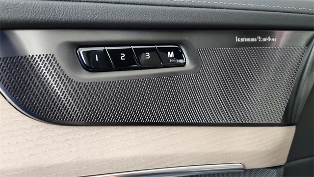 new 2025 Volvo XC90 car, priced at $69,155