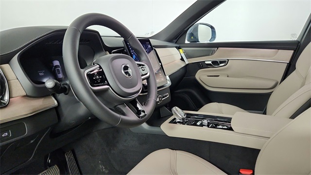 new 2025 Volvo XC90 car, priced at $69,155