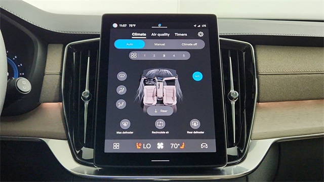 new 2025 Volvo XC90 car, priced at $69,155
